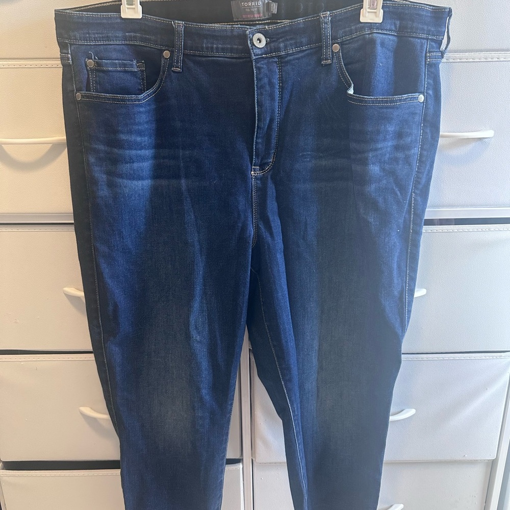 Torrid women’s Dark Blue skinny Jeans